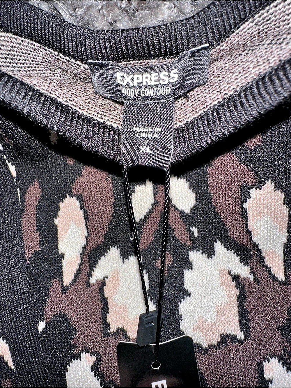 Express Body Contour Corset Crop Top Abstract Jacquard Knit Black Brown NWT XL - Picture 3 of 6